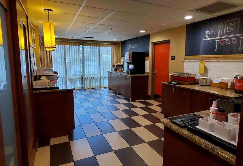 فندق Hampton Inn Hillsville