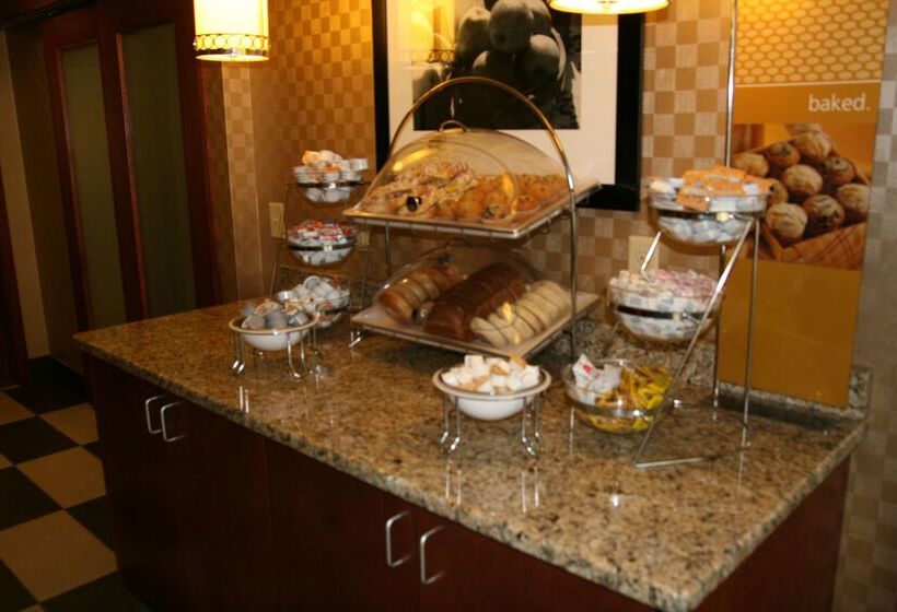 فندق Hampton Inn Hillsville