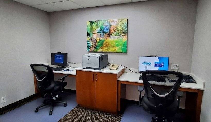 فندق Hampton Inn Hillsville