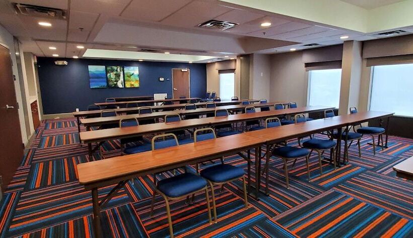 فندق Hampton Inn Hillsville