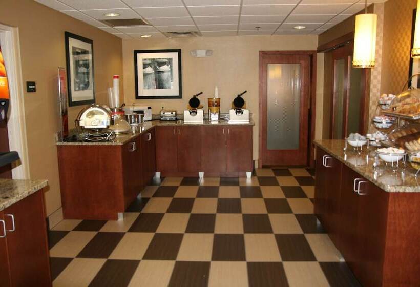 فندق Hampton Inn Hillsville