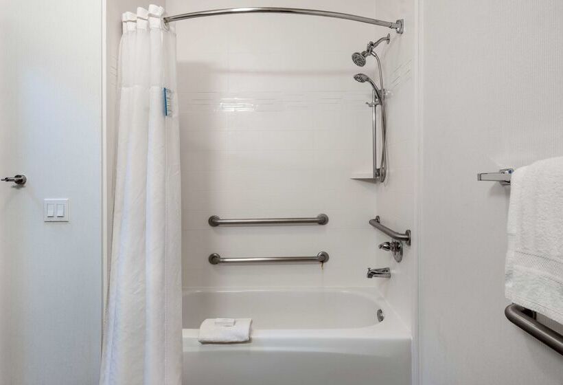 فندق Hampton Inn By Hilton Irvine East   Lake Forest