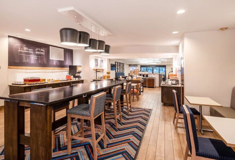 فندق Hampton Inn By Hilton Irvine East   Lake Forest