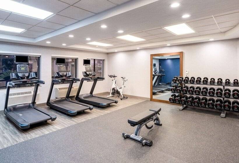 فندق Hampton Inn By Hilton Irvine East   Lake Forest