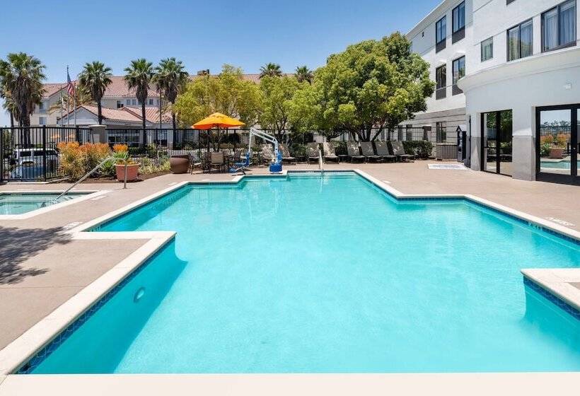 فندق Hampton Inn By Hilton Irvine East   Lake Forest