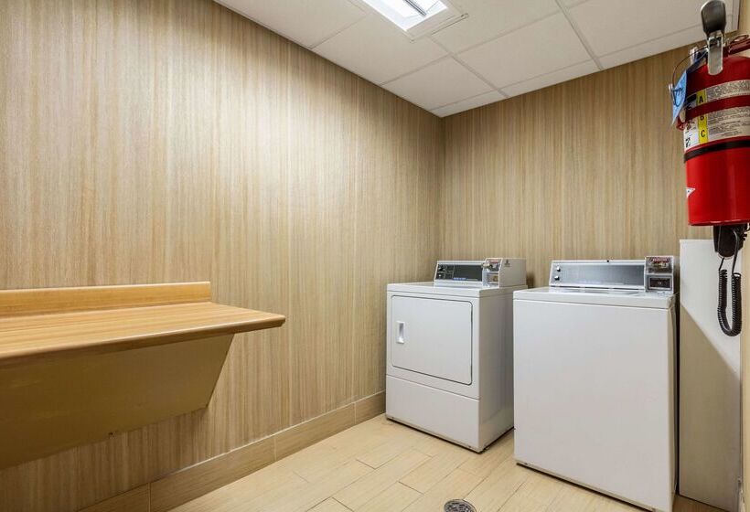 هتل Hampton Inn Jackson/pearlinternational Airport