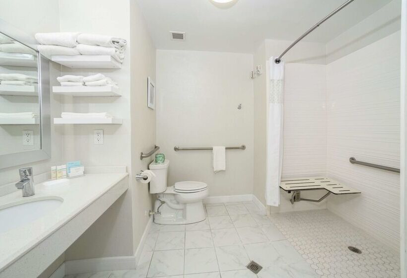 فندق Hampton Inn Jacksonville East Regency Square