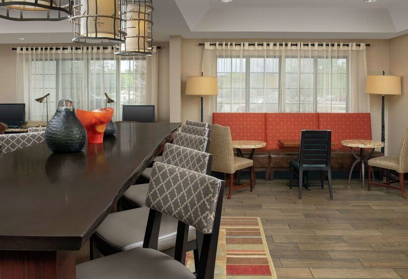 בית מלון כפרי Hampton Inn Kansas City The Legends