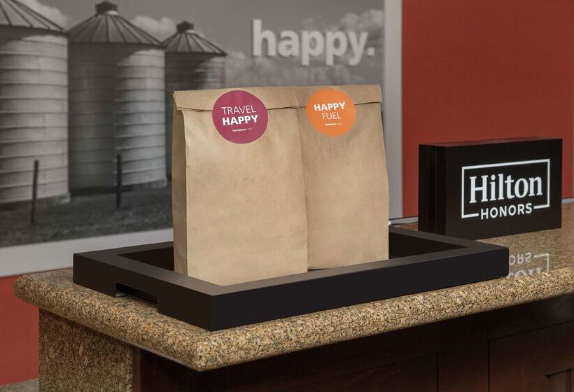 בית מלון כפרי Hampton Inn Kansas City The Legends