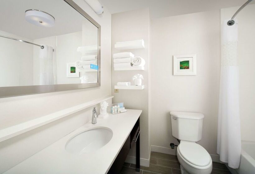 בית מלון כפרי Hampton Inn Kansas City The Legends