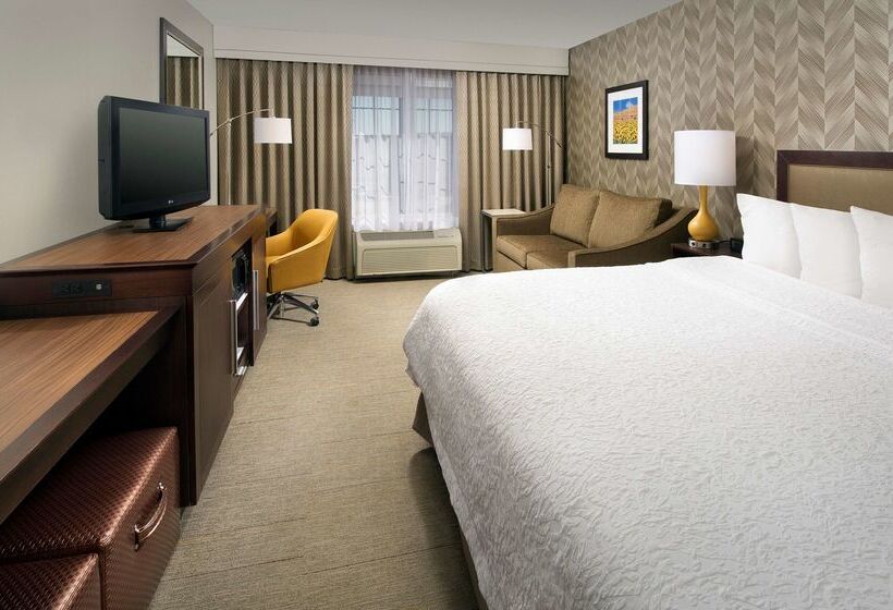 בית מלון כפרי Hampton Inn Kansas City The Legends