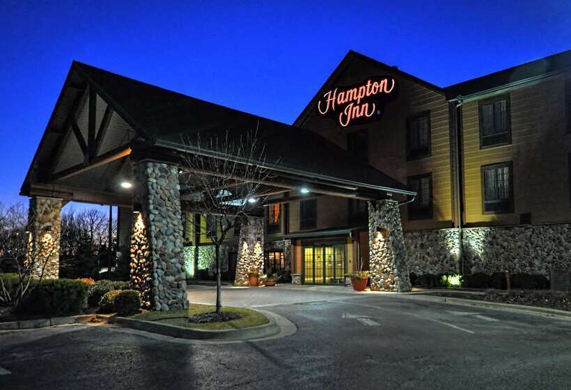 בית מלון כפרי Hampton Inn Kansas City The Legends