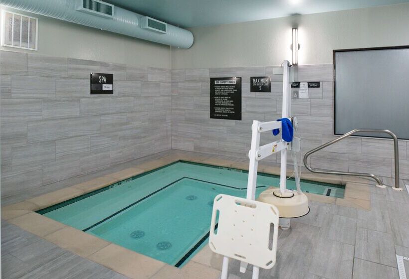 فندق Hampton Inn Laporte In