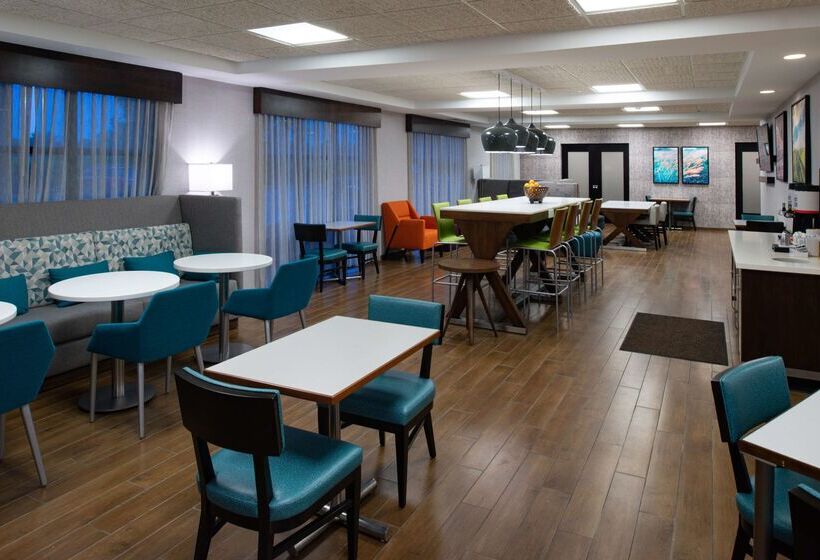 בית מלון כפרי Hampton Inn Laporte In