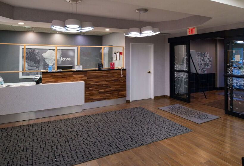 فندق Hampton Inn Laporte In