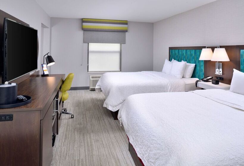 בית מלון כפרי Hampton Inn Laporte In