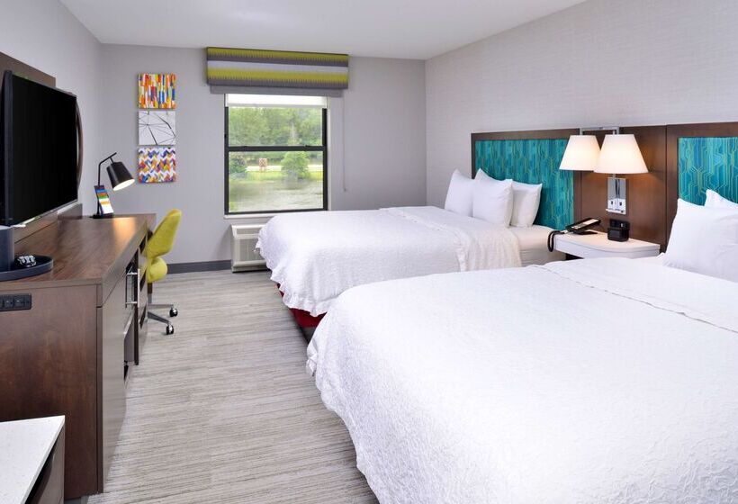בית מלון כפרי Hampton Inn Laporte In