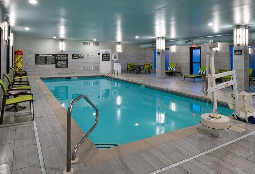 בית מלון כפרי Hampton Inn Laporte In