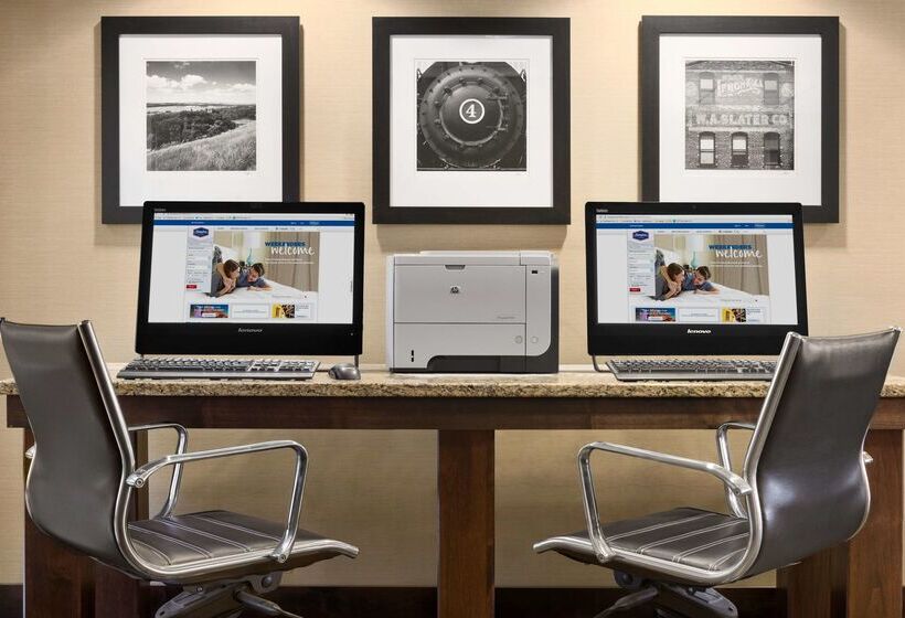 酒店 Hampton Inn Lawrence