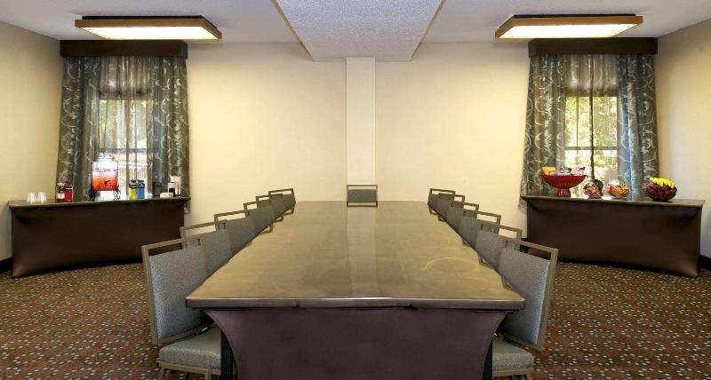 فندق Hampton Inn Lawrenceville