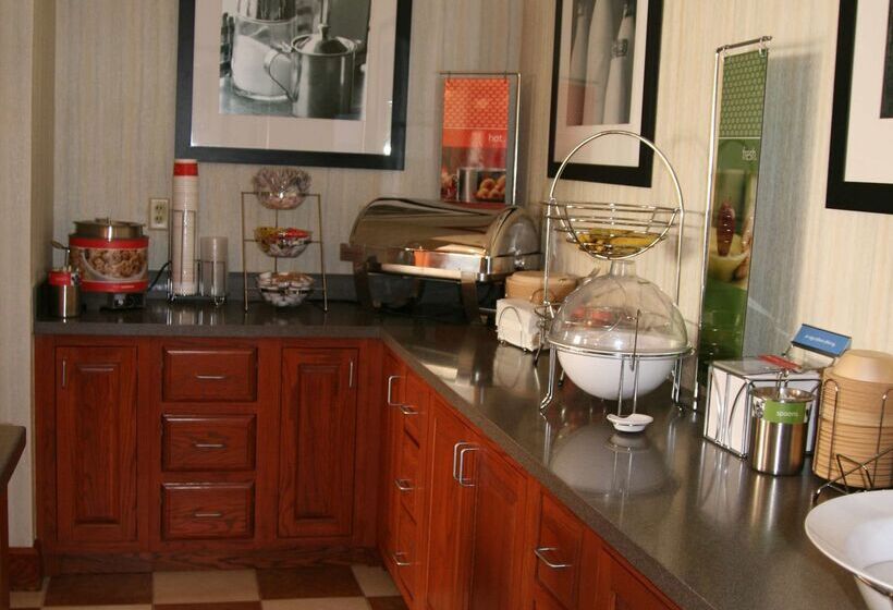 호텔 Hampton Inn Lebanon