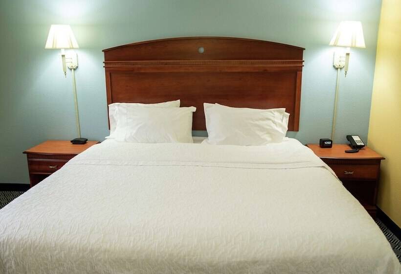 호텔 Hampton Inn Lebanon