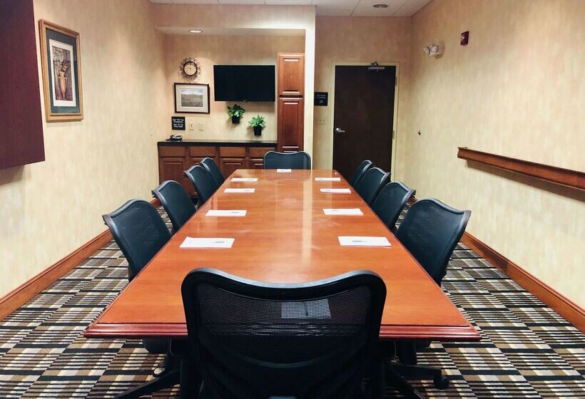 هتل Hampton Inn Lewisburg