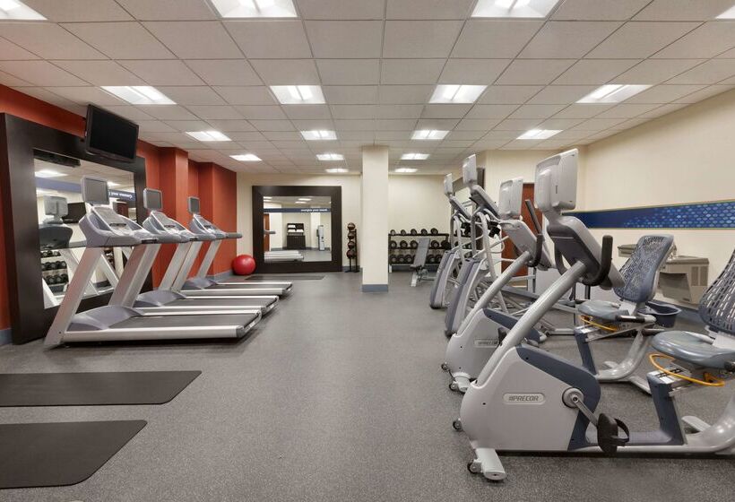 فندق Hampton Inn Long Island  Brookhaven