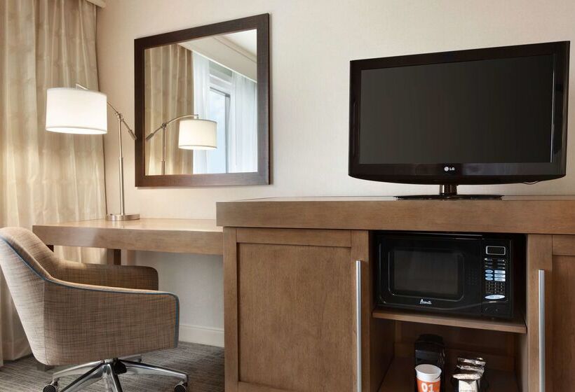 فندق Hampton Inn Long Island  Brookhaven
