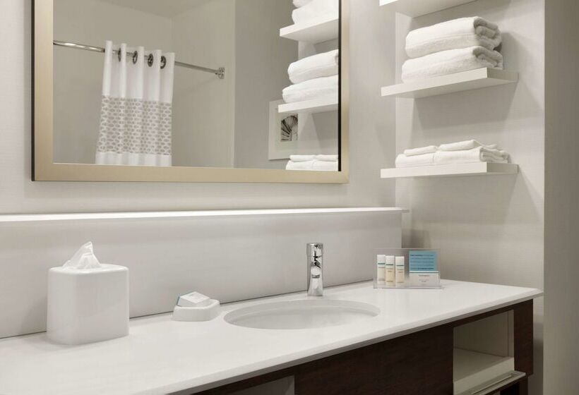 فندق Hampton Inn Long Island  Brookhaven