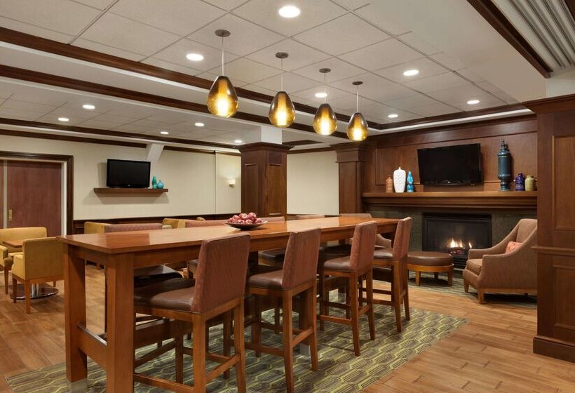 فندق Hampton Inn Long Island  Brookhaven