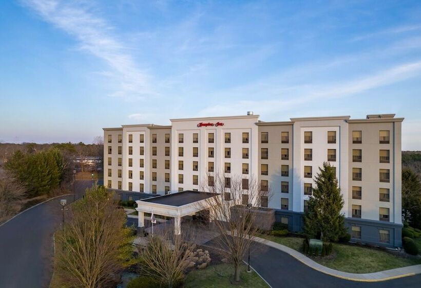 هتل Hampton Inn Long Island  Brookhaven