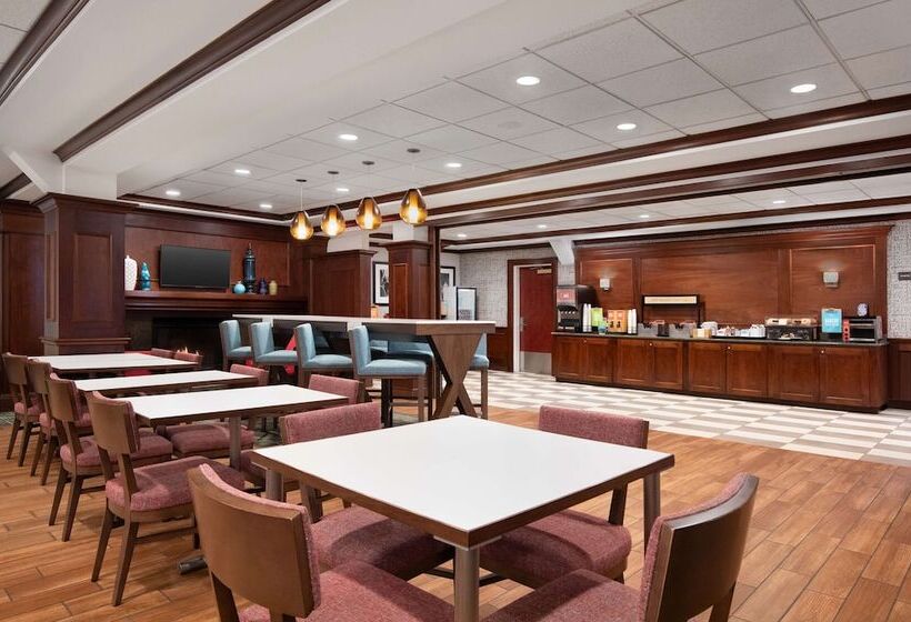 فندق Hampton Inn Long Island  Brookhaven