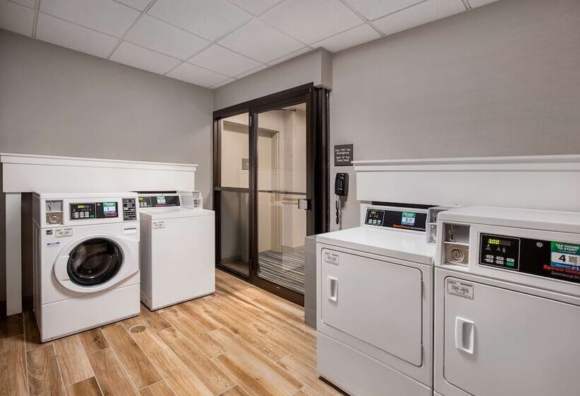 فندق Hampton Inn Long Island  Brookhaven