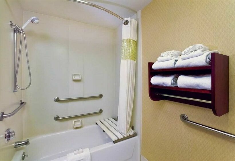 هتل Hampton Inn Manheim