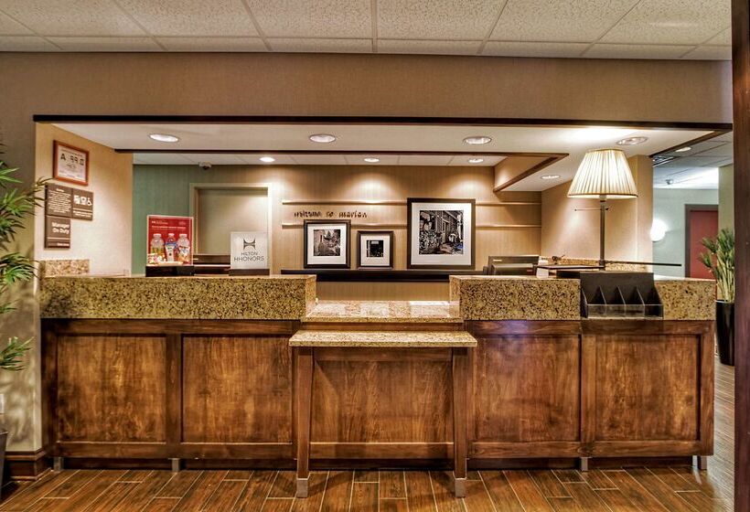 Отель Hampton Inn Marion