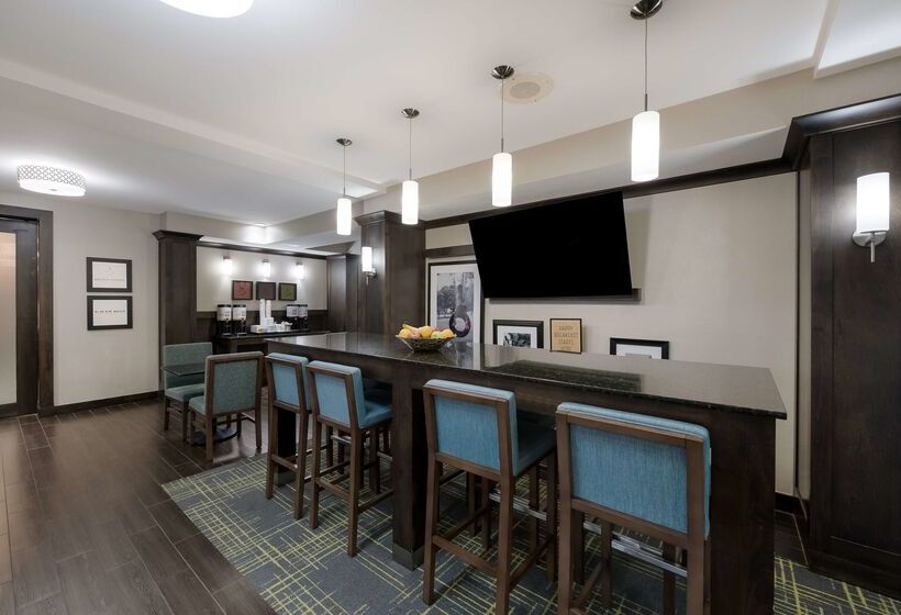 فندق Hampton Inn Marshall