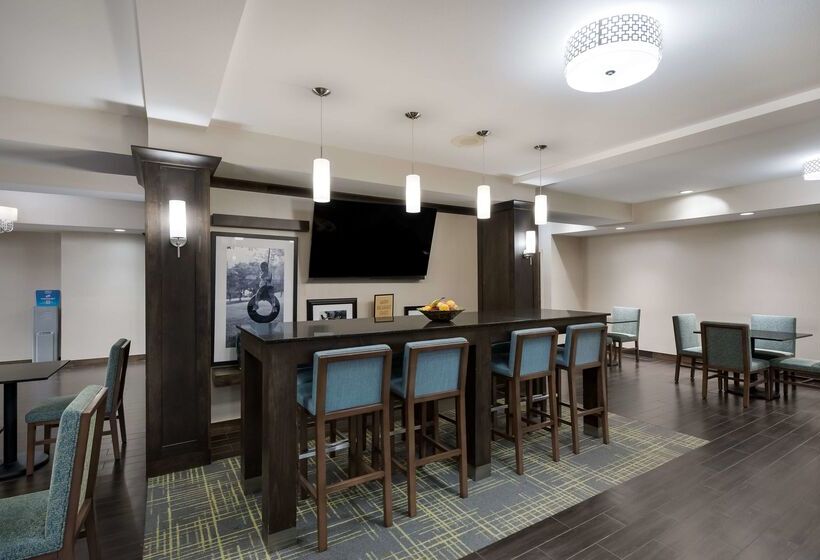 فندق Hampton Inn Marshall