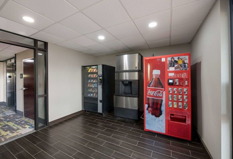 فندق Hampton Inn Marshall