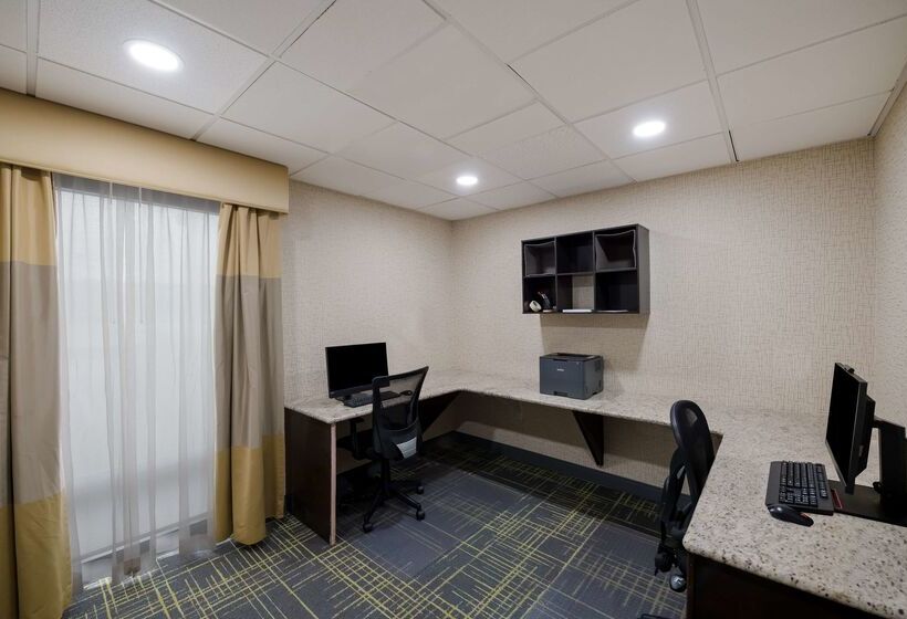 فندق Hampton Inn Marshall