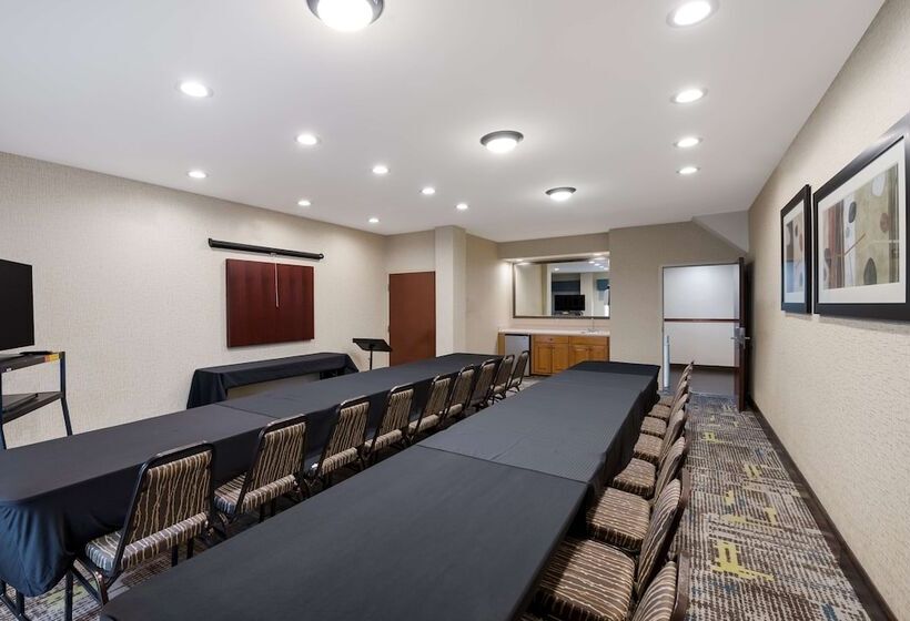 فندق Hampton Inn Marshall