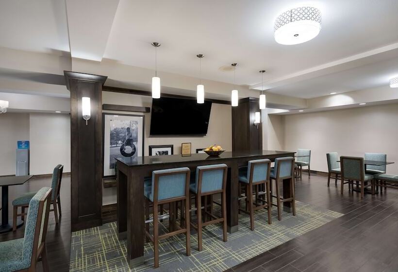 فندق Hampton Inn Marshall