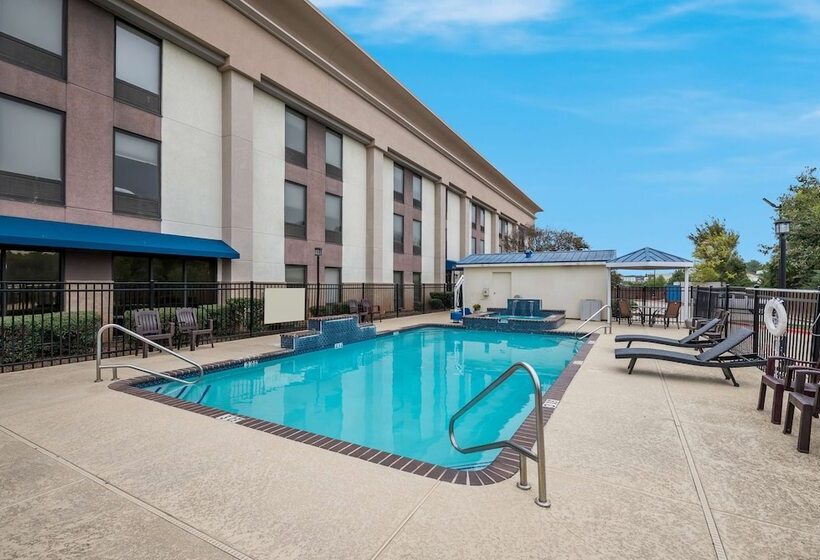 فندق Hampton Inn Marshall