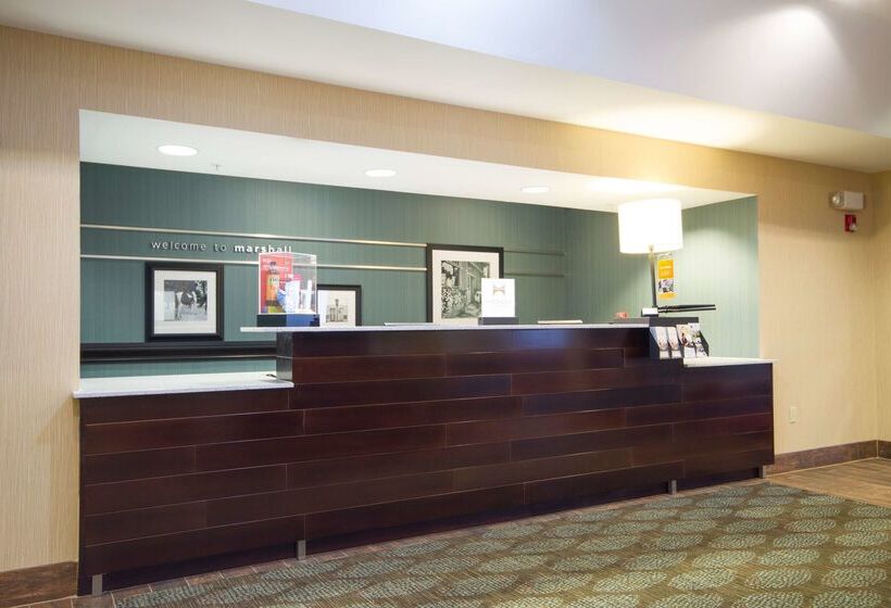 ホテル Hampton Inn Marshall