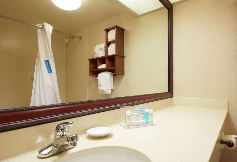 Отель Hampton Inn Massillon