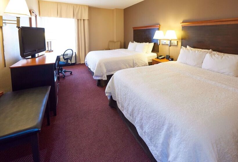 Отель Hampton Inn Massillon