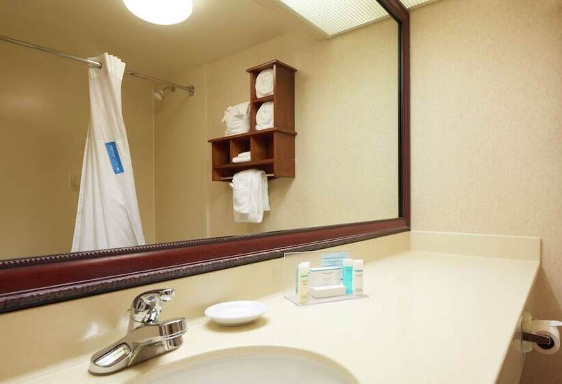 Отель Hampton Inn Massillon
