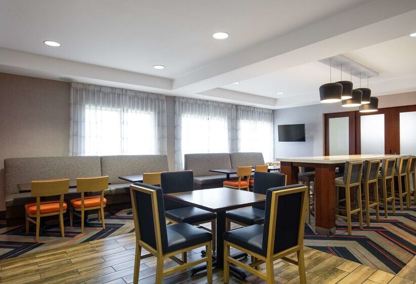 בית מלון כפרי Hampton Inn Medford