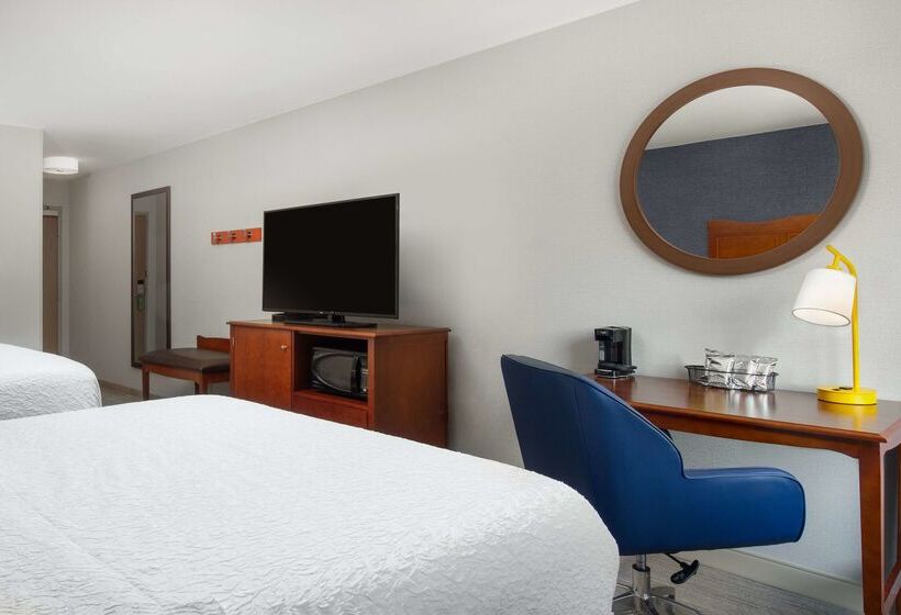 בית מלון כפרי Hampton Inn Medford