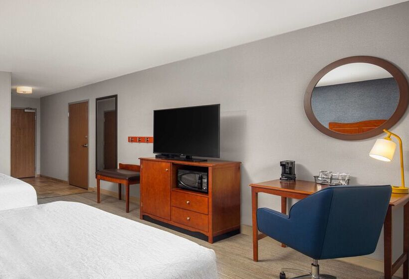 בית מלון כפרי Hampton Inn Medford